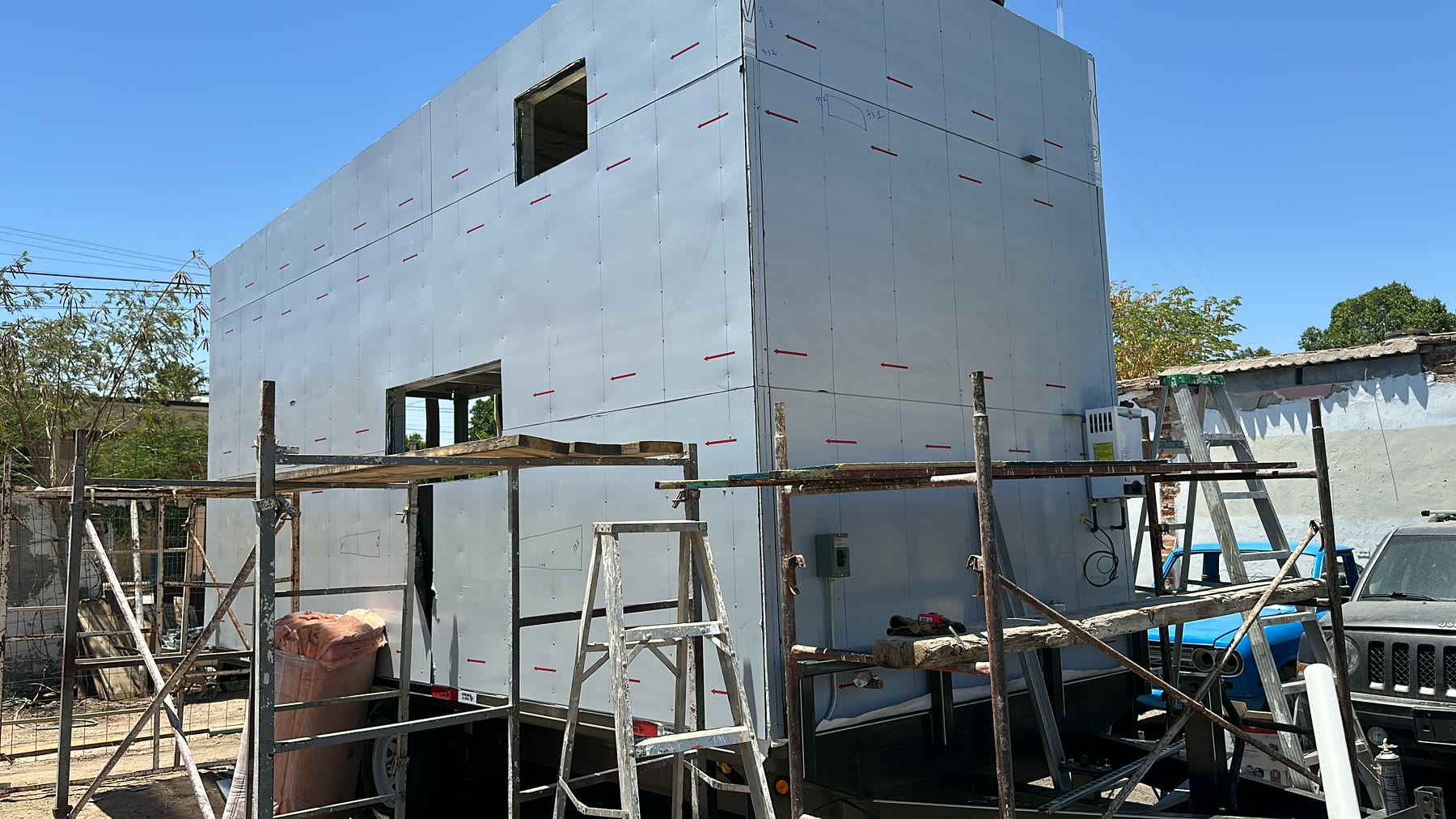 Rise20 shell with protective exterior panel layer installed